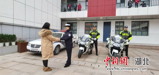 鄂州公安铁骑队：发挥尖刀利刃作用保城市平安